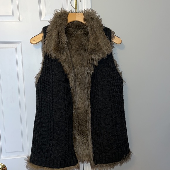 Reversible Fur Sweater Vest - Picture 5 of 8